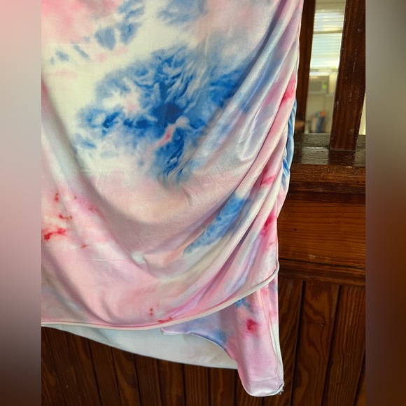 NWT Body Con T-Shirt Dress with Ruched Hip - Picture 2 of 5